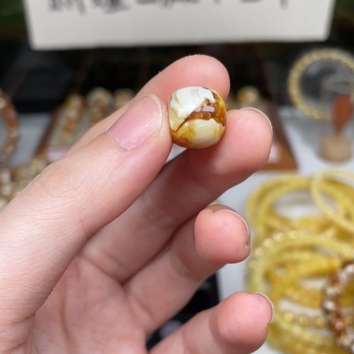 贵***司琥珀未镶嵌裸石28号