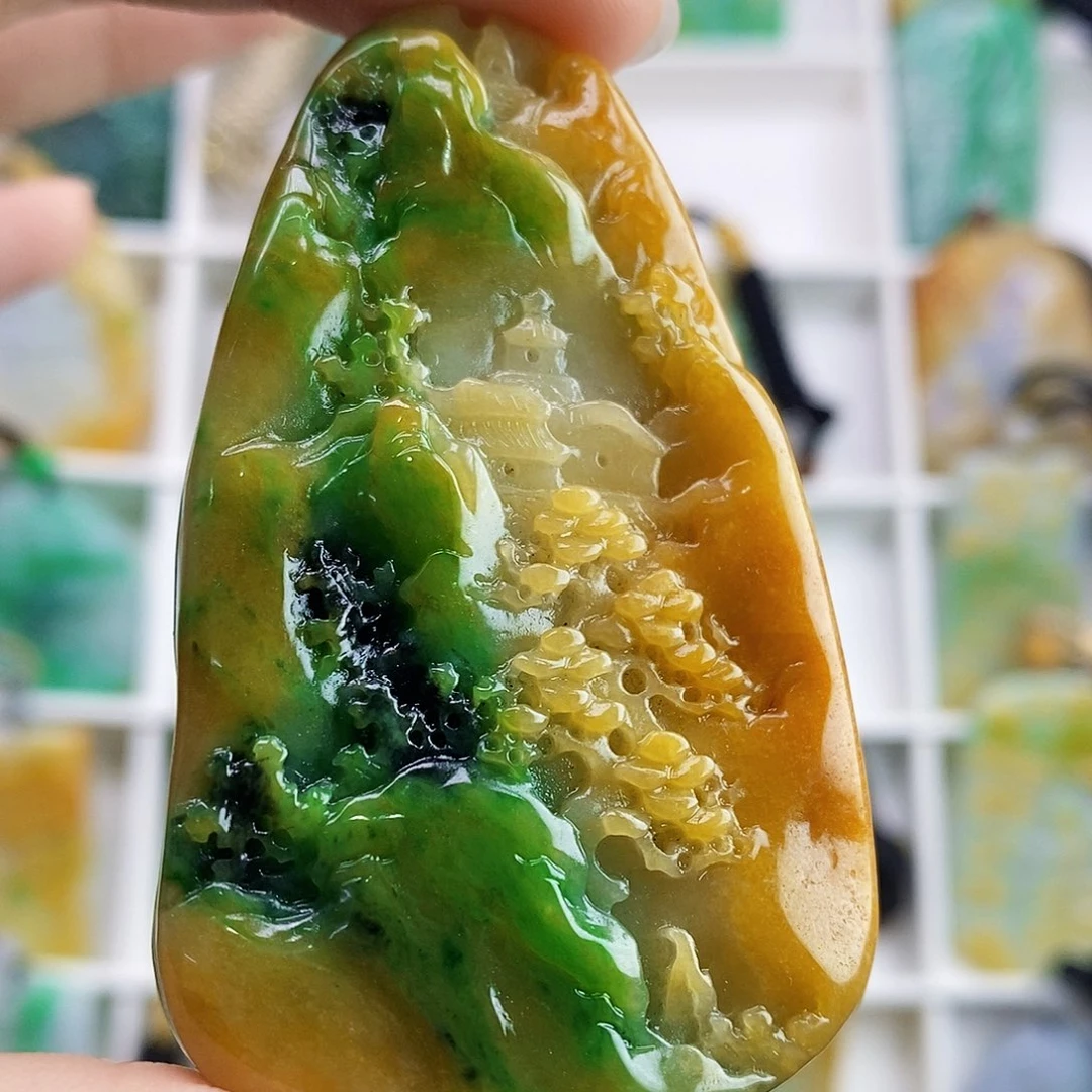 罗***8翡翠未镶嵌颈饰翡翠