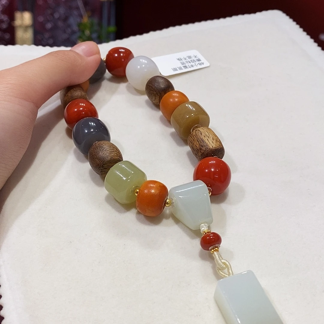 和田玉未镶嵌手串