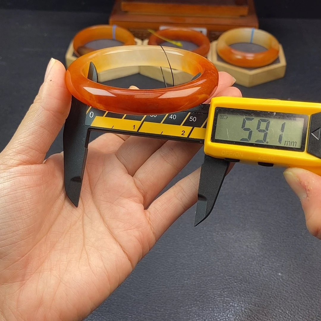 1号高冰底老料洒金俏色必入