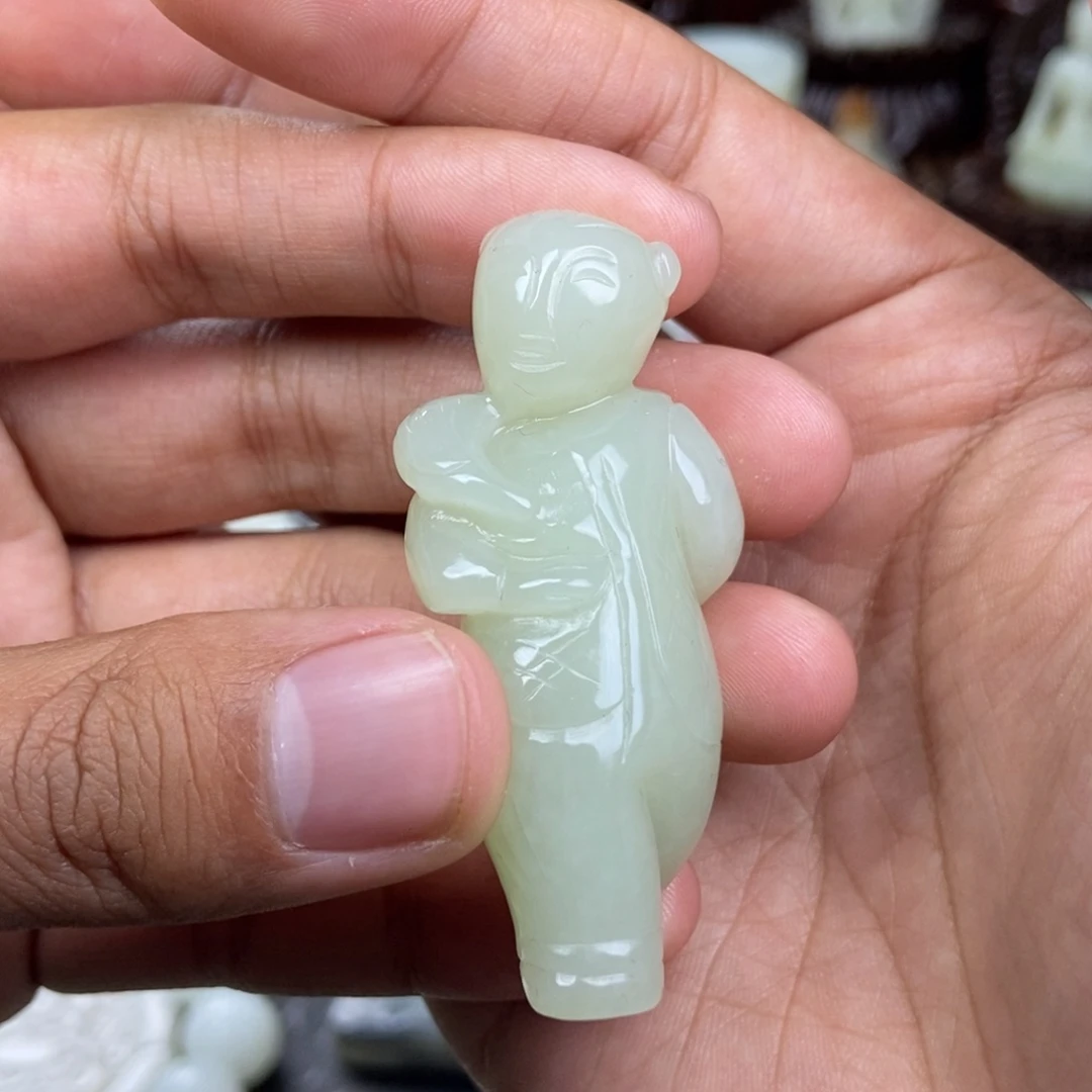 和田玉未镶嵌把件