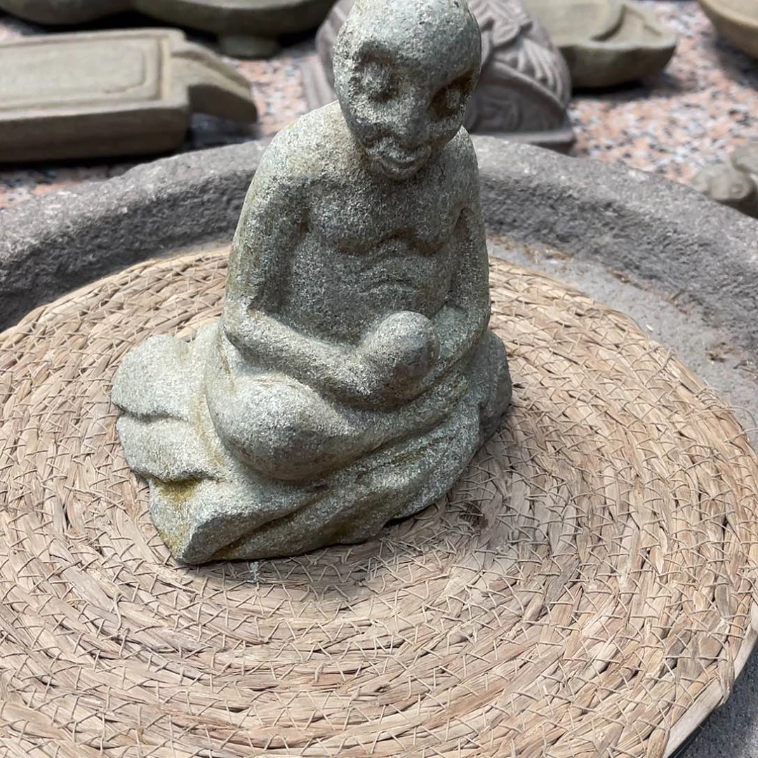 倦***爷老挝石青石摆件很漂亮