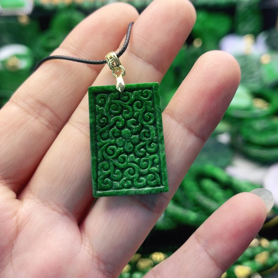 只买单纯的吊坠，没带链子，属的性质。仿古牌