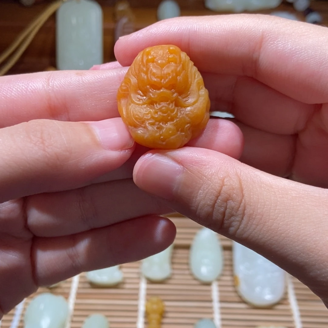 顿***顿颈饰未镶嵌和田玉