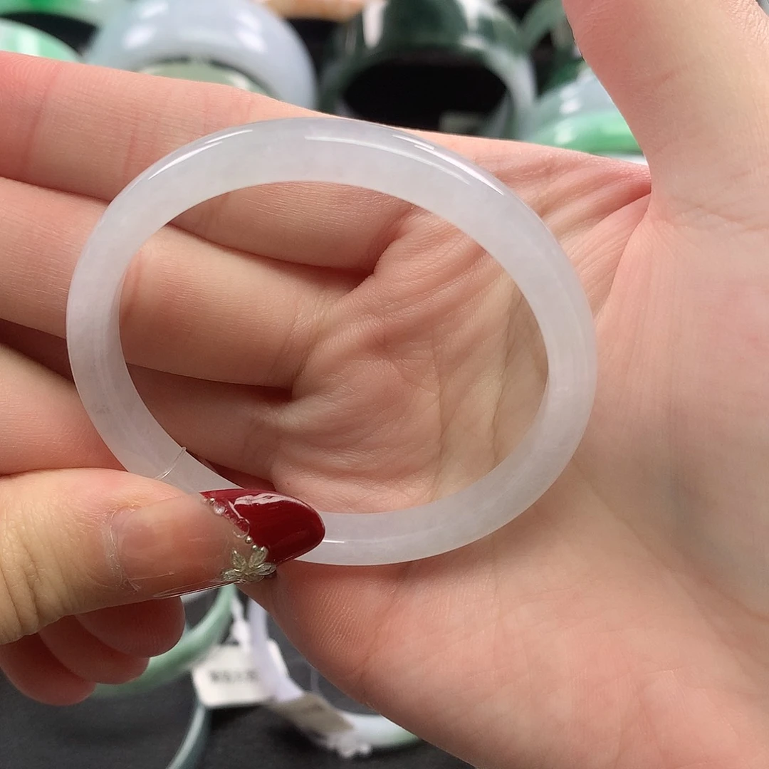 翡翠手镯未镶嵌公主