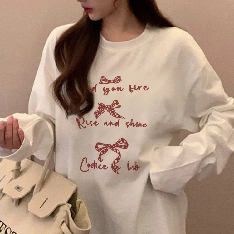 春秋季字母蝴蝶结印花设计感百搭休闲甜美风长袖上衣打底衫女