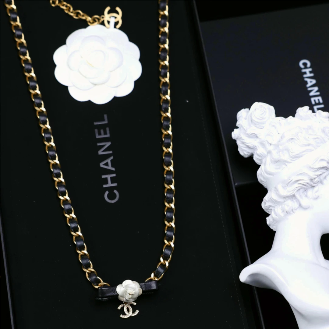 95新 Chanel/香奈儿 柚礼中古/香奈儿皮穿链山茶花项链lz504164