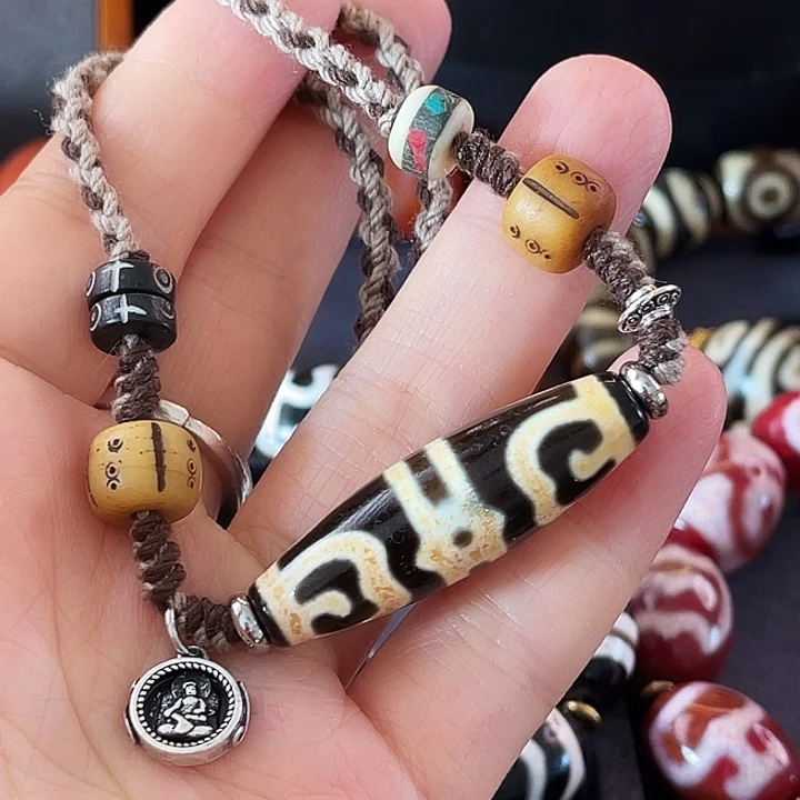 玛瑙/玉髓颈饰未镶嵌合金