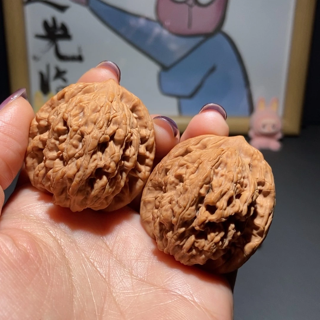 文玩核桃吊坠虎头40
