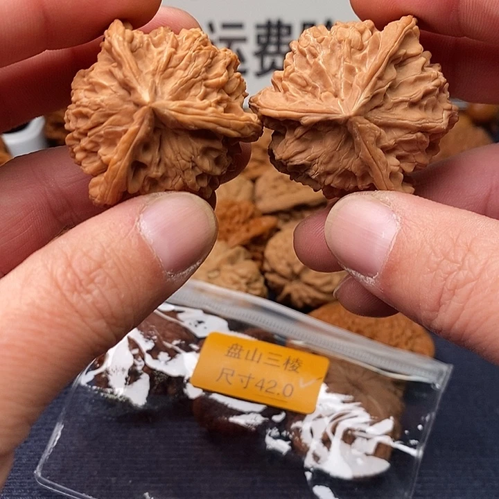 把件文玩核桃三棱