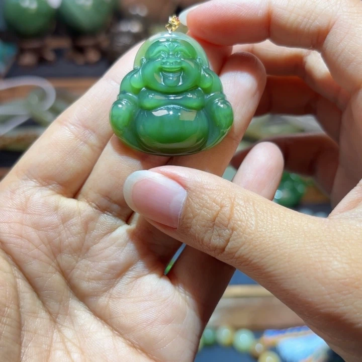 和田玉18K金镶嵌颈饰