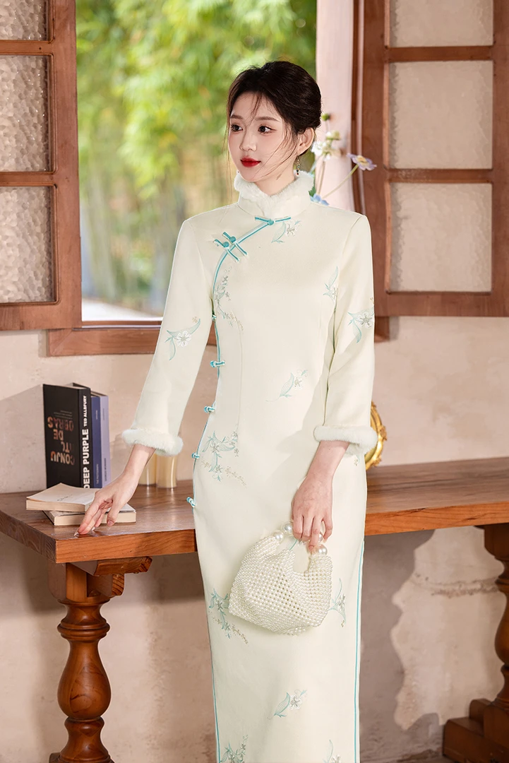 1582 米白色 绣花 冬款 【初雪】 旗袍