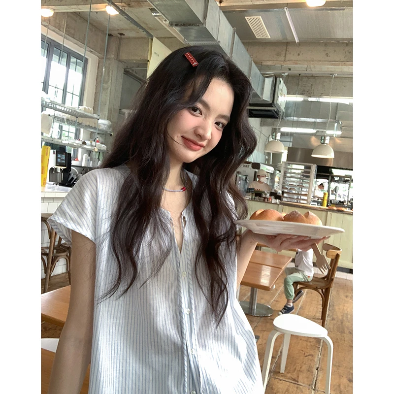 云絮海风！扑面而来的清爽感 韩系V领小飞袖条纹衬衫WS54103