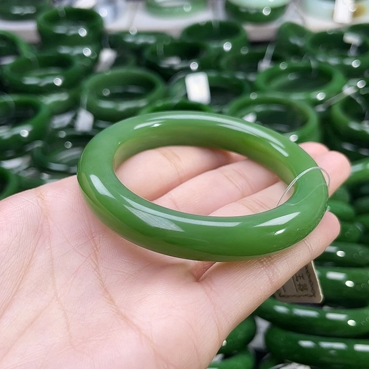 未镶嵌手镯和田玉（碧玉）
