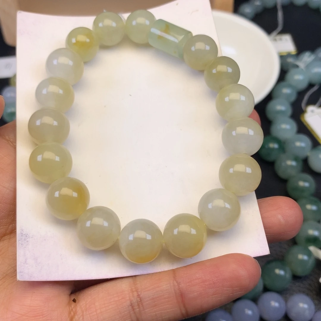 翡翠颈饰未镶嵌在****金天然缅甸翡翠