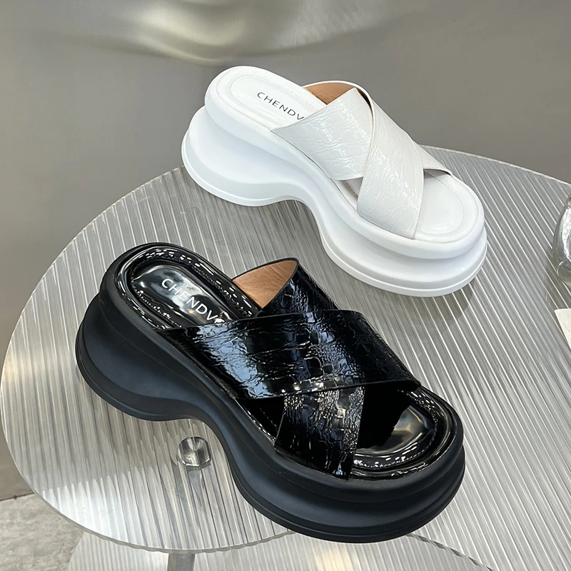 交叉带厚底一字拖鞋女2025夏季新款增高坡跟休闲外穿凉拖G6161-1