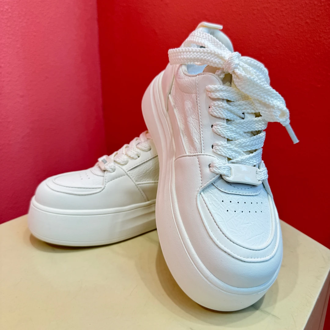 （默茗服装）百搭休闲小白鞋