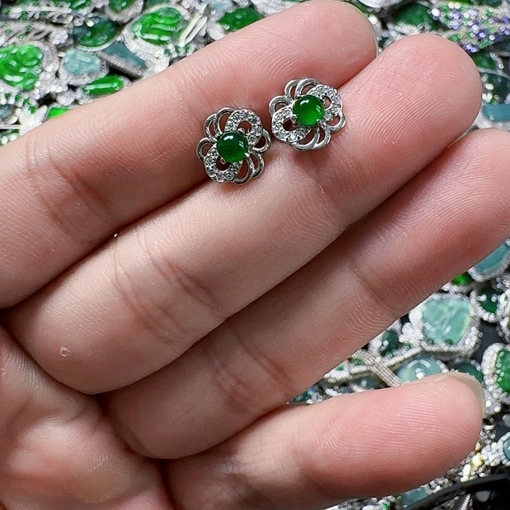 翡翠颈饰未镶嵌天然A货翡翠放漏