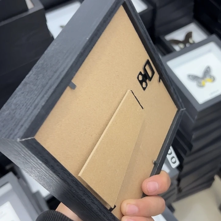 方框白底随机发三个