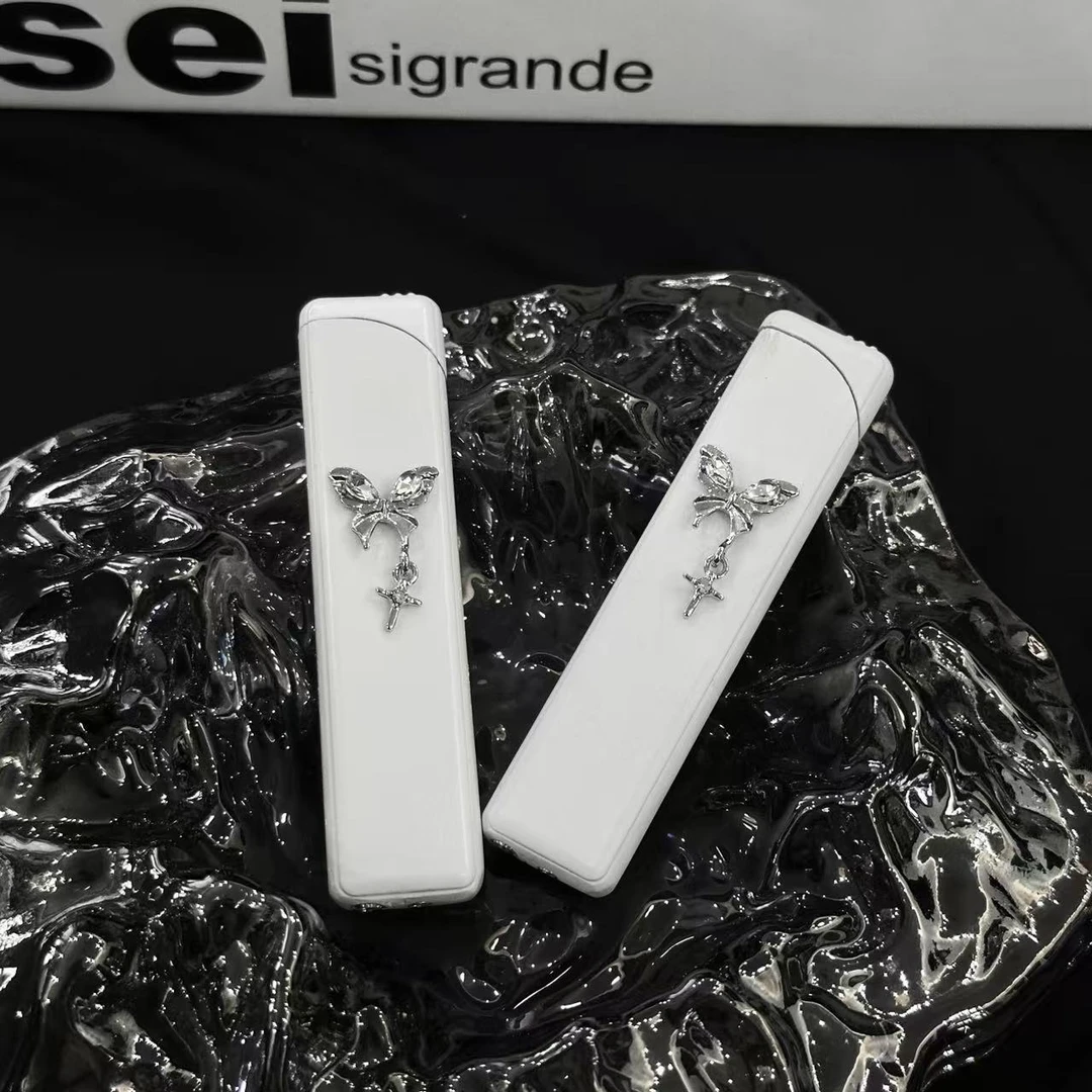 “简界”轻奢蝴蝶小巧原创手作打火机金属充气超薄闺蜜送女友礼物