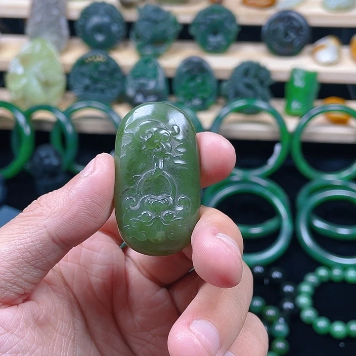 和田玉未镶嵌挂件