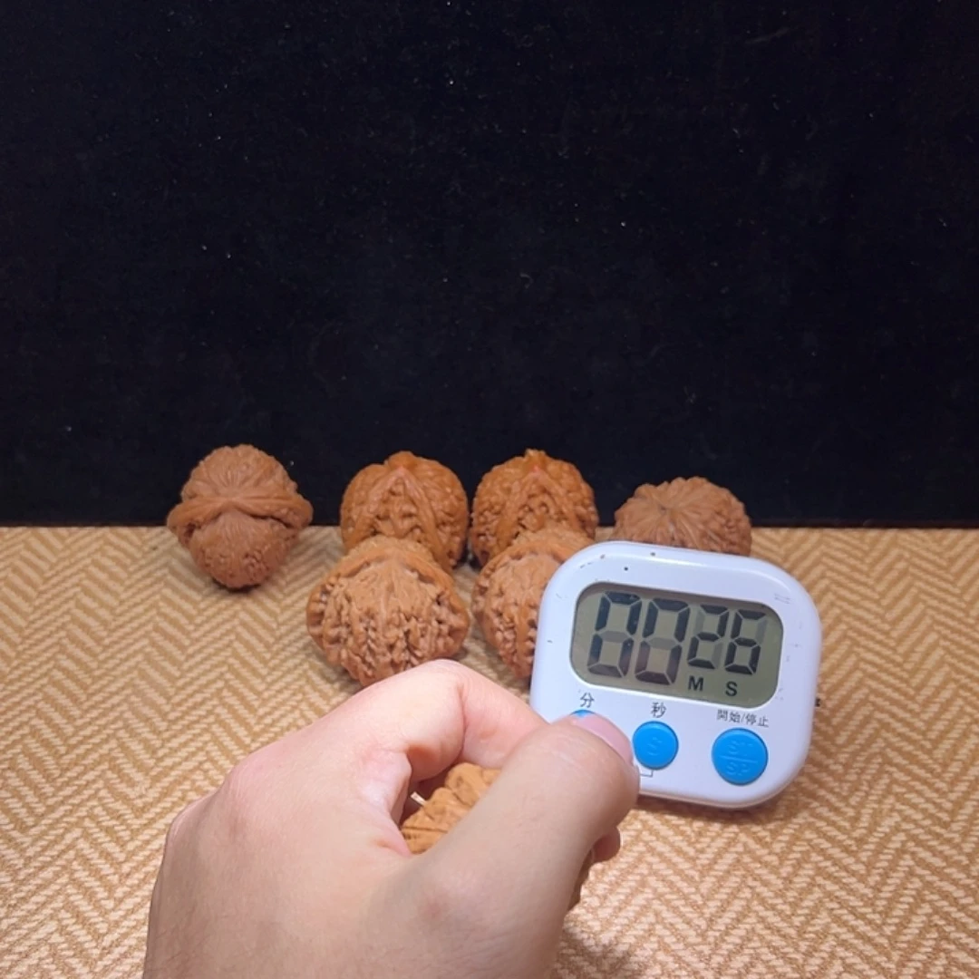 嗯哼好想吃东西呜呜我真的不