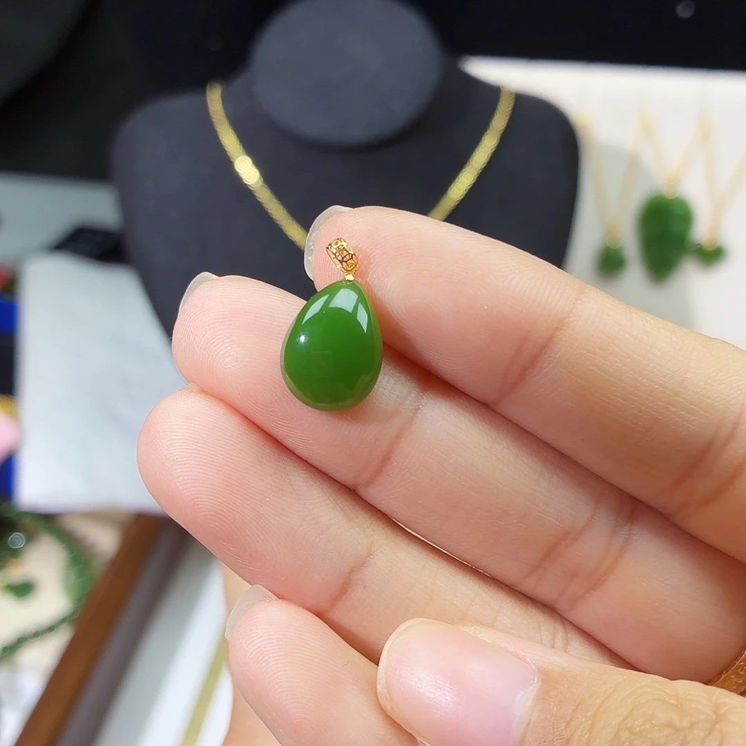 和田玉（碧玉）18K金镶嵌吊坠(赠链)