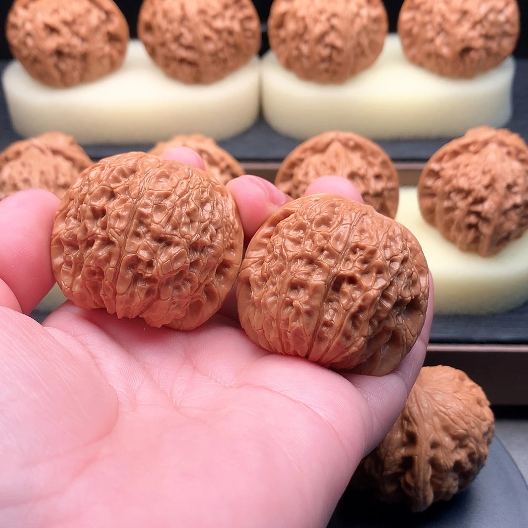 文玩核桃吊坠78号血麒麟40+