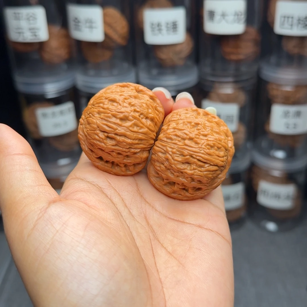 文玩核桃把件泥鳅背