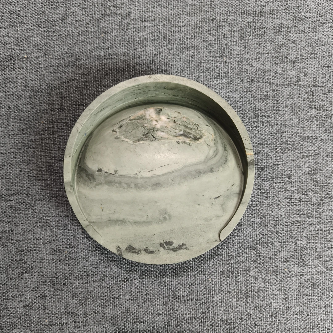 老坑洮砚，喇嘛崖老坑鸭头绿马蹄砚，尺寸9.6*9.6*2厘米