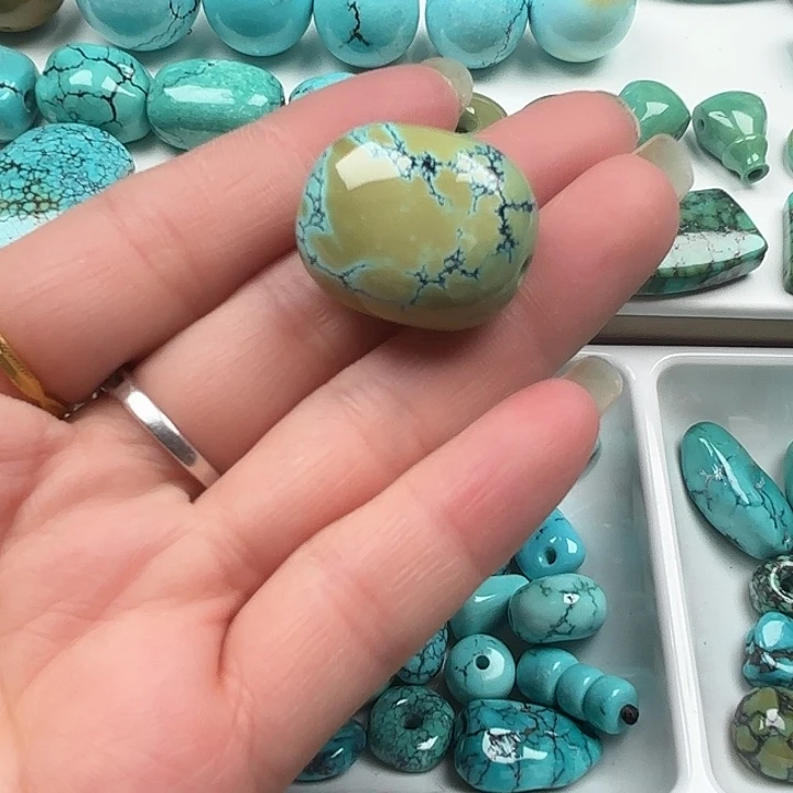 绿松石未镶嵌珠宝奇石