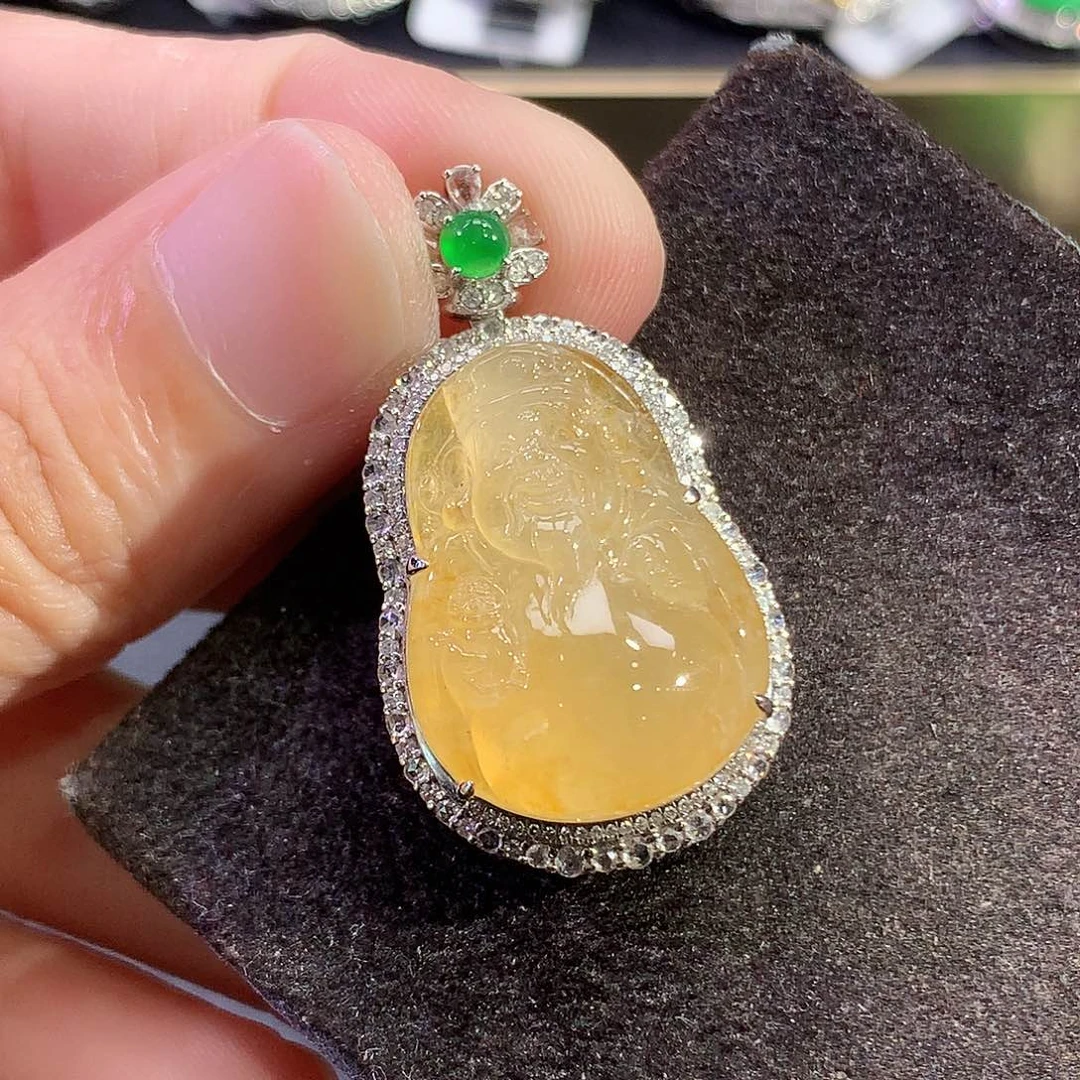 翡翠18K金镶嵌颈饰