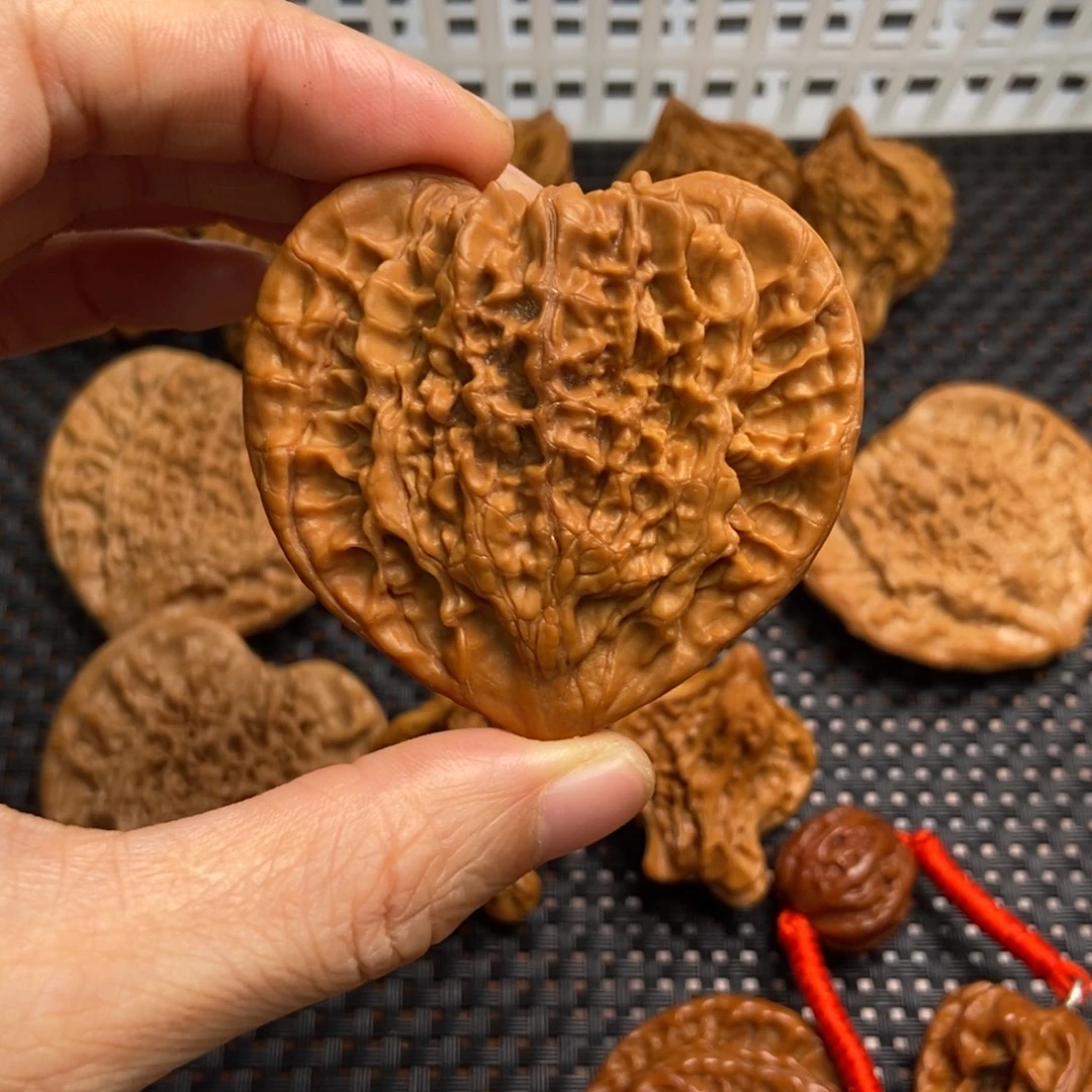 文玩核桃吊坠桃心扁