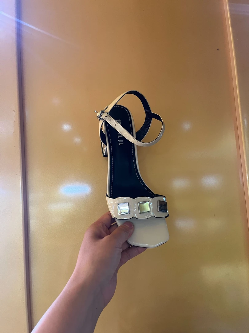 知足敏儿原创纯皮粗跟凉鞋女833a-8（样品清版不退不换）