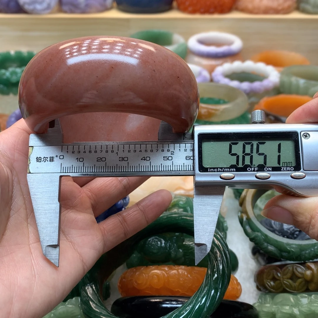 未镶嵌手镯石英质玉