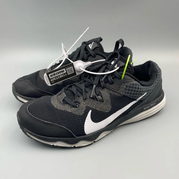 40.5码250二手正品 耐克Nike 运动跑鞋 缓震休闲潮鞋无原鞋垫679