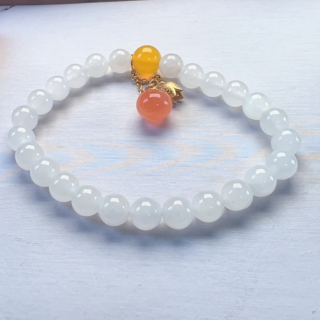 手串未镶嵌和田玉T*。