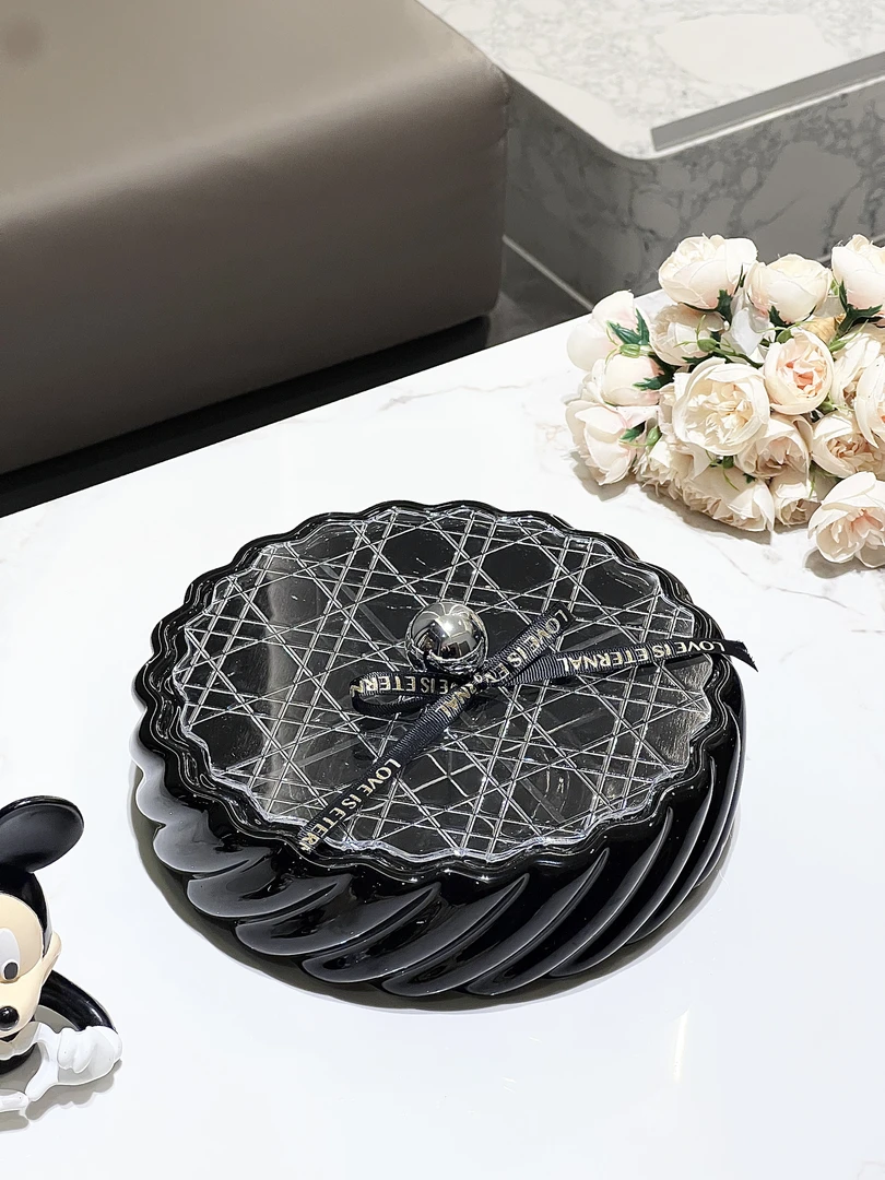 大果盘新款干果盘客厅家用茶几水果盘轻奢糖果盒带盖过年摆放零食