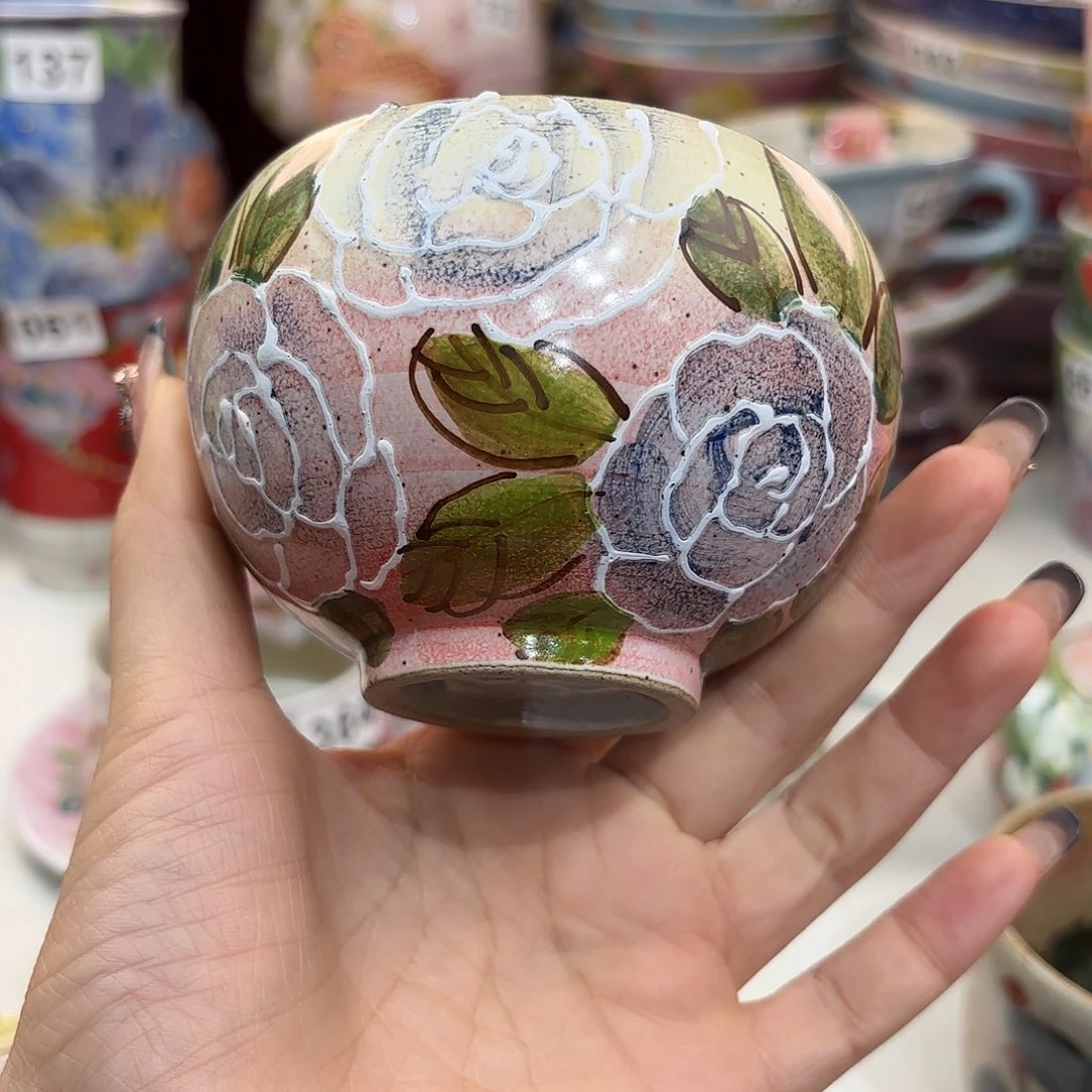 瓷片在这个社会是不允许有人