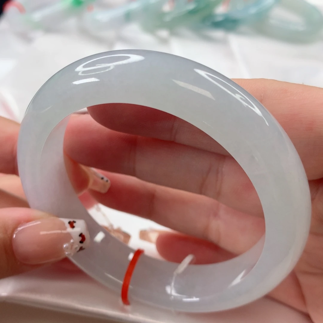 翡翠手镯未镶嵌56.7圈口冰胶晴水底