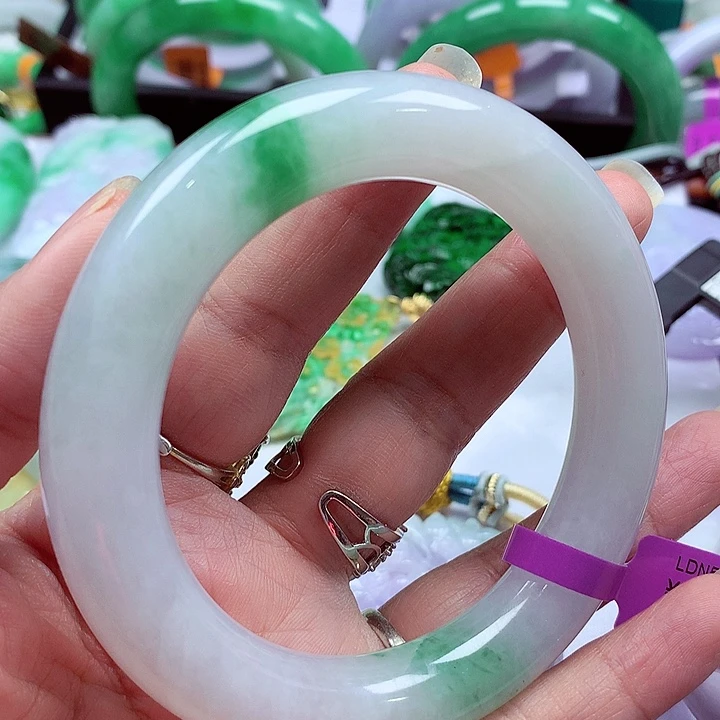 翡翠未镶嵌手镯翡翠