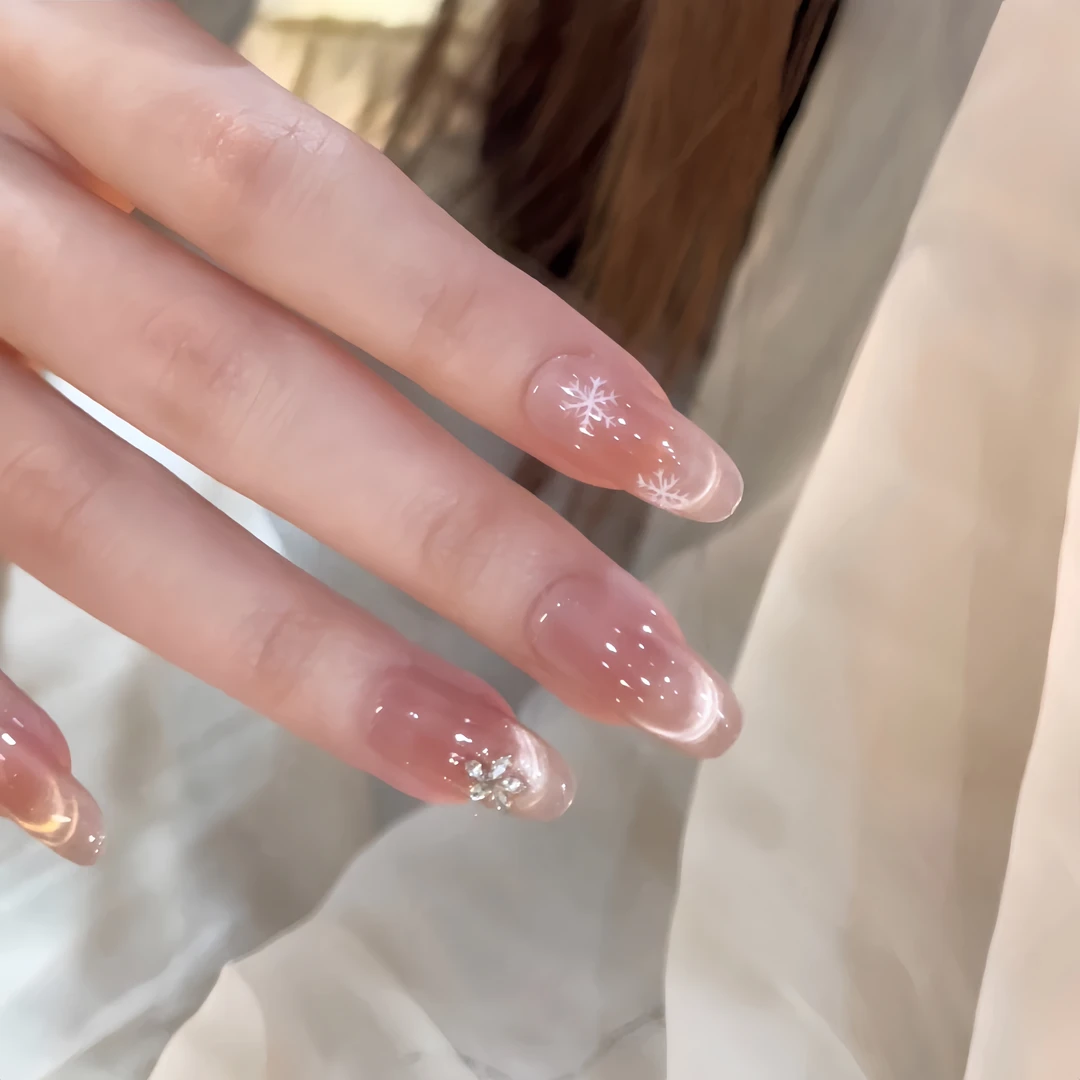 【雪下絮语】高级设计感系列 新年雪花锆石拼钻显白穿戴美甲