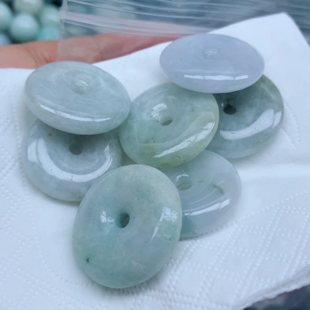 翡翠未镶嵌颈饰珠子批发