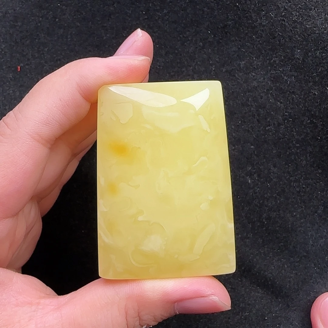 蜜蜡未镶嵌珠宝奇石