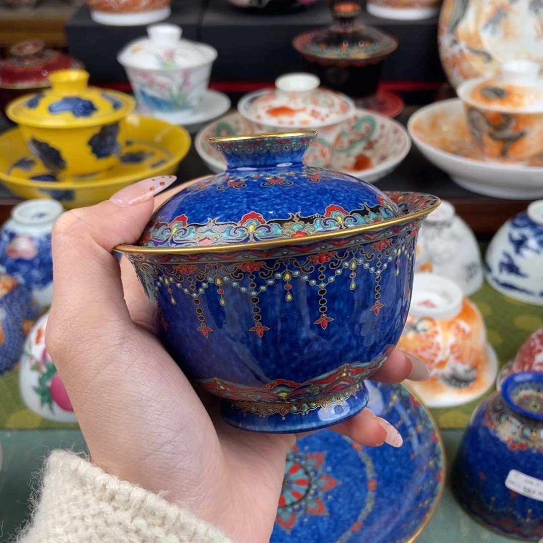 陶瓷的设计师是一个