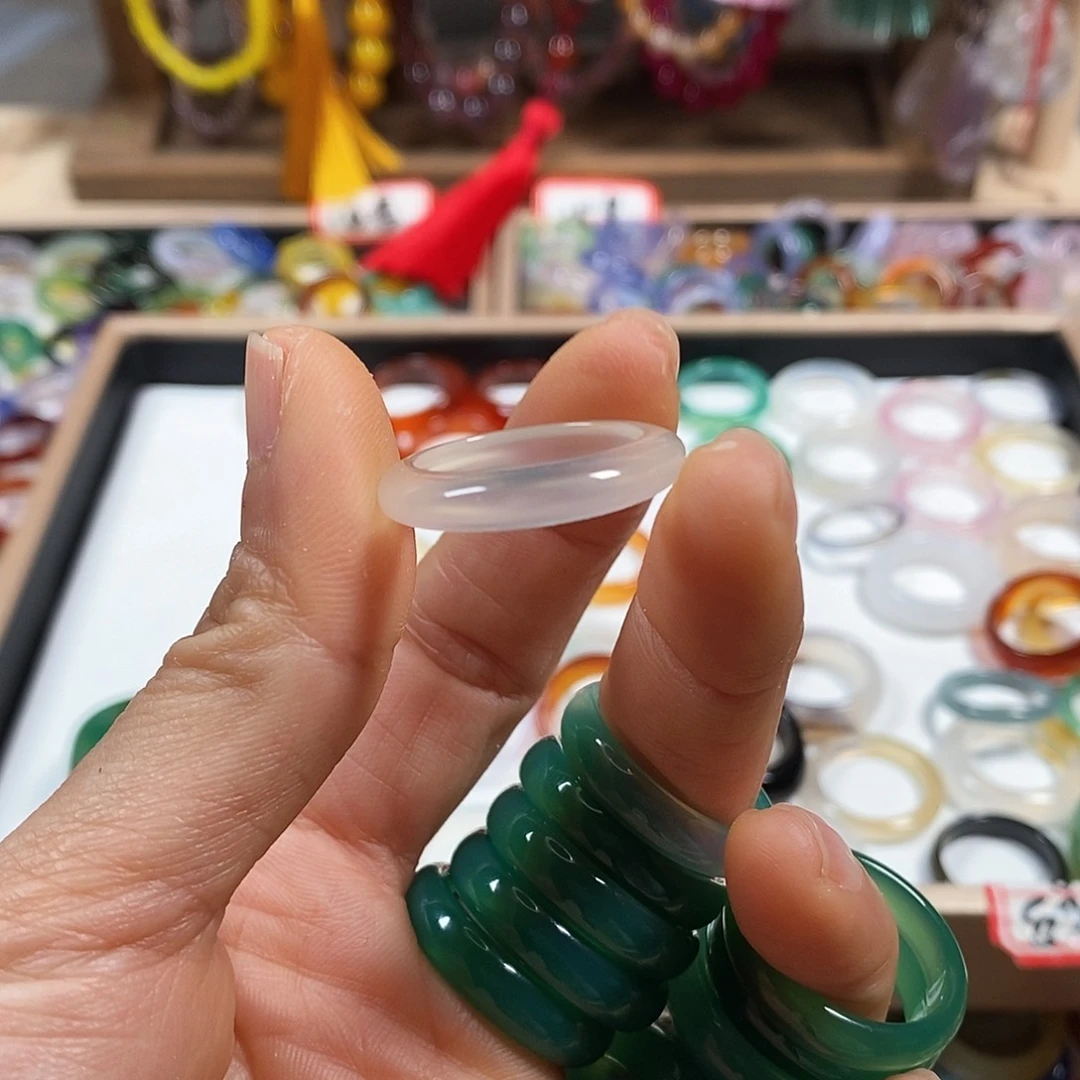 玛瑙/玉髓戒指未镶嵌你****?