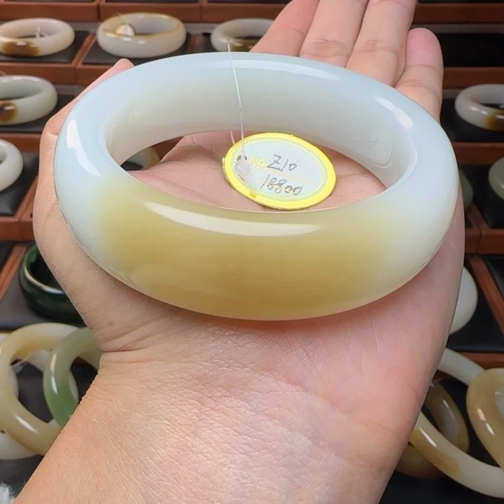 和田玉未镶嵌手镯微蓝底金糖55.9宽胎