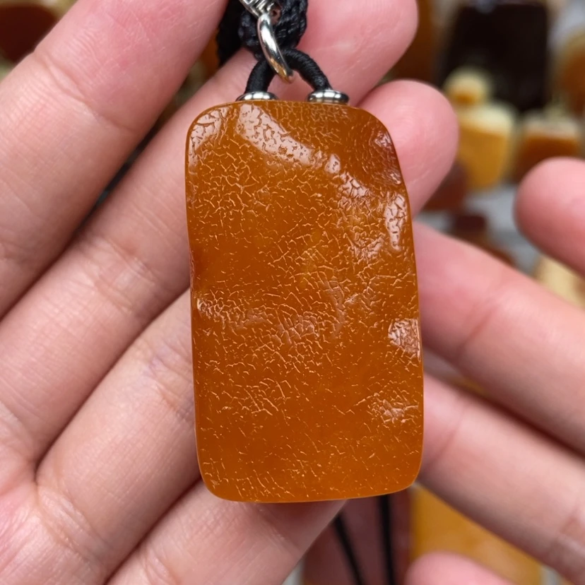 【闪购商品】未镶嵌吊坠(赠链)琥珀