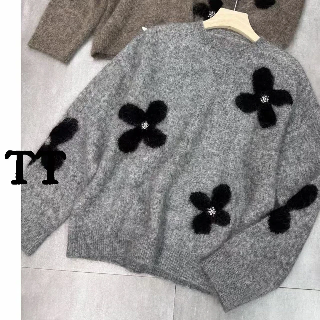 黑色小花圆领休闲风针织毛衣女装秋冬季套头厚款外穿~147
