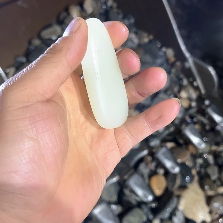 未镶嵌和田玉（糖玉）挂件